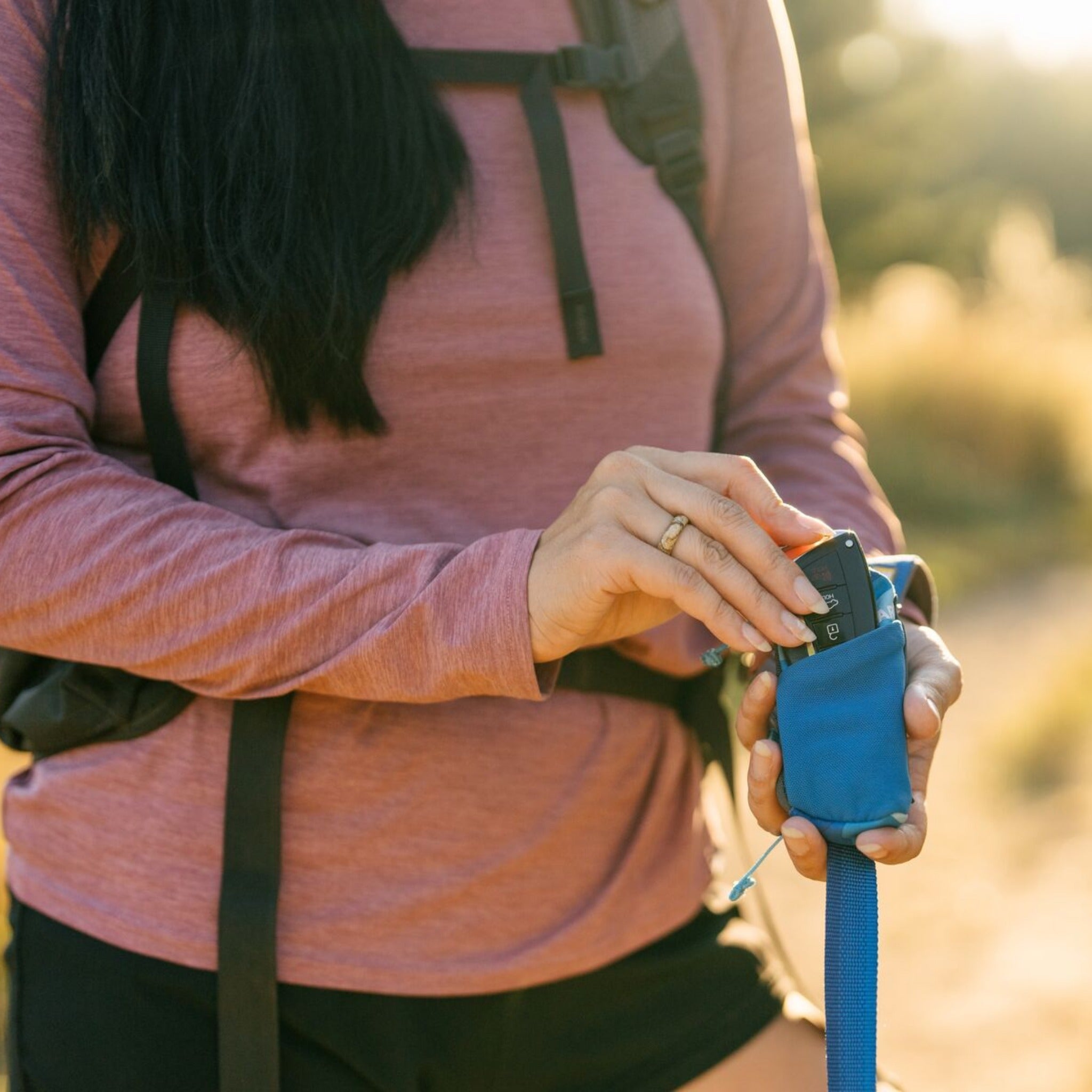 Ruffwear Stash Bag Mini, poop bag dispenser